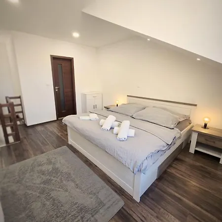 Alexander Appartement *